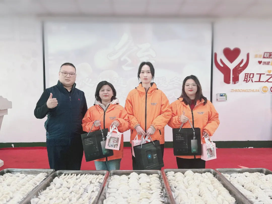 6b498b7f-7359-4624-8bad-6cd75d04a88c