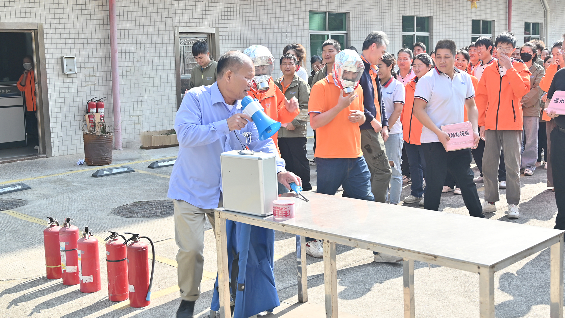 以練筑防，安全同行！卡立方集團(tuán)RFID智能卡定制工廠開展消防演練