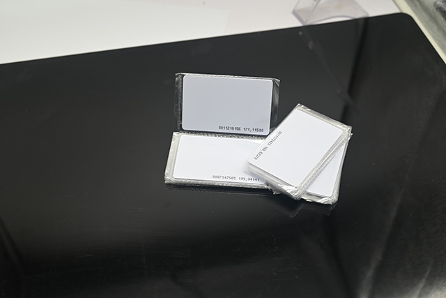 如何利用美發(fā)會員卡來留住顧客呢？